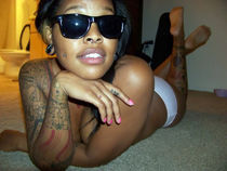 She flashing her pussy in
